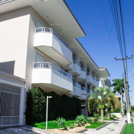 Apto De 4 Dormitorios Em Jurere Internacional Florianopolis Bagian luar foto
